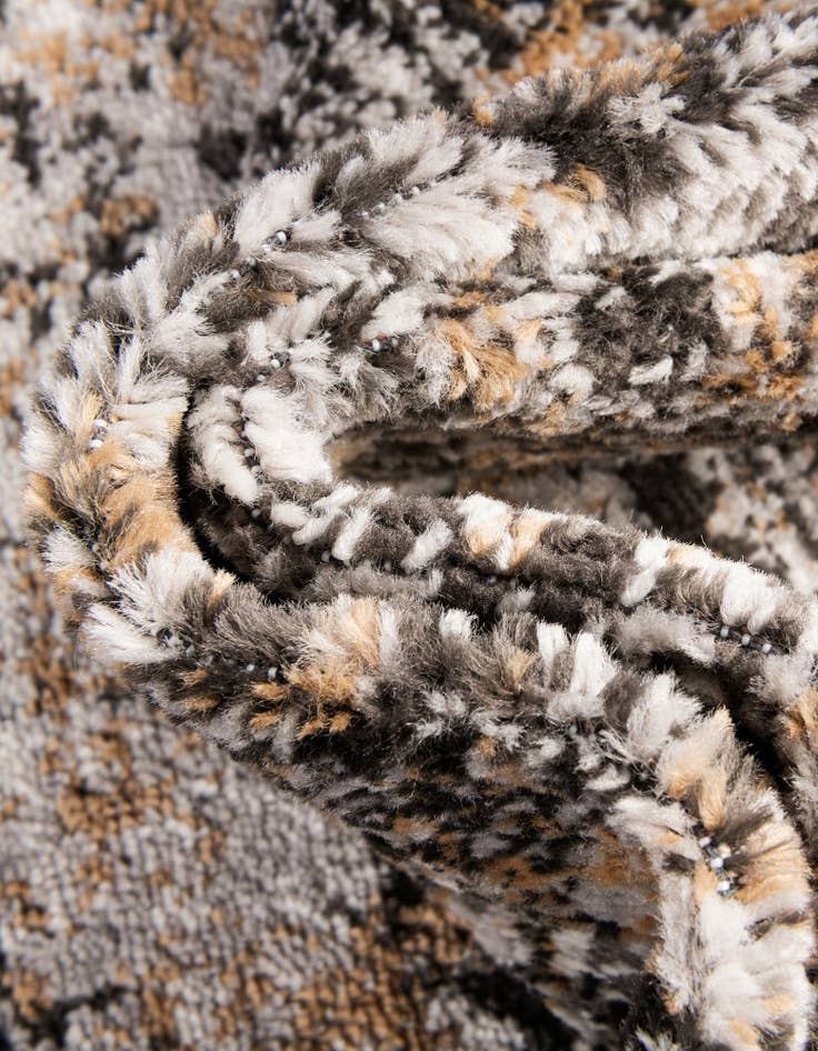 Detail image of  2' 2 x 3' Leipzig Rug