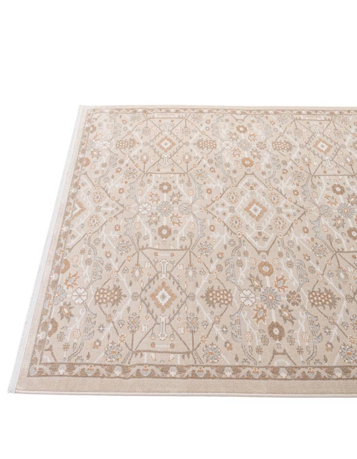 Detail image of  5' 5 x 7' 9 Lola Rug