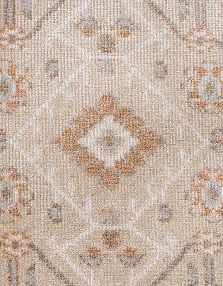 Detail image of  5' 5 x 7' 9 Lola Rug