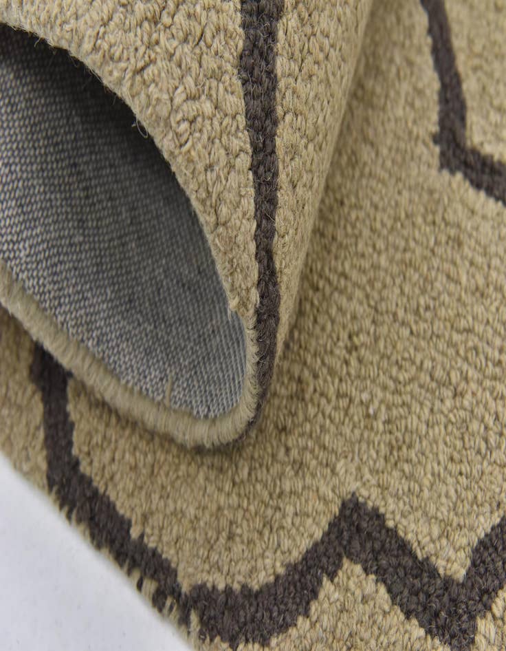 Detail image of  5' x 8' Luna Wool Rug