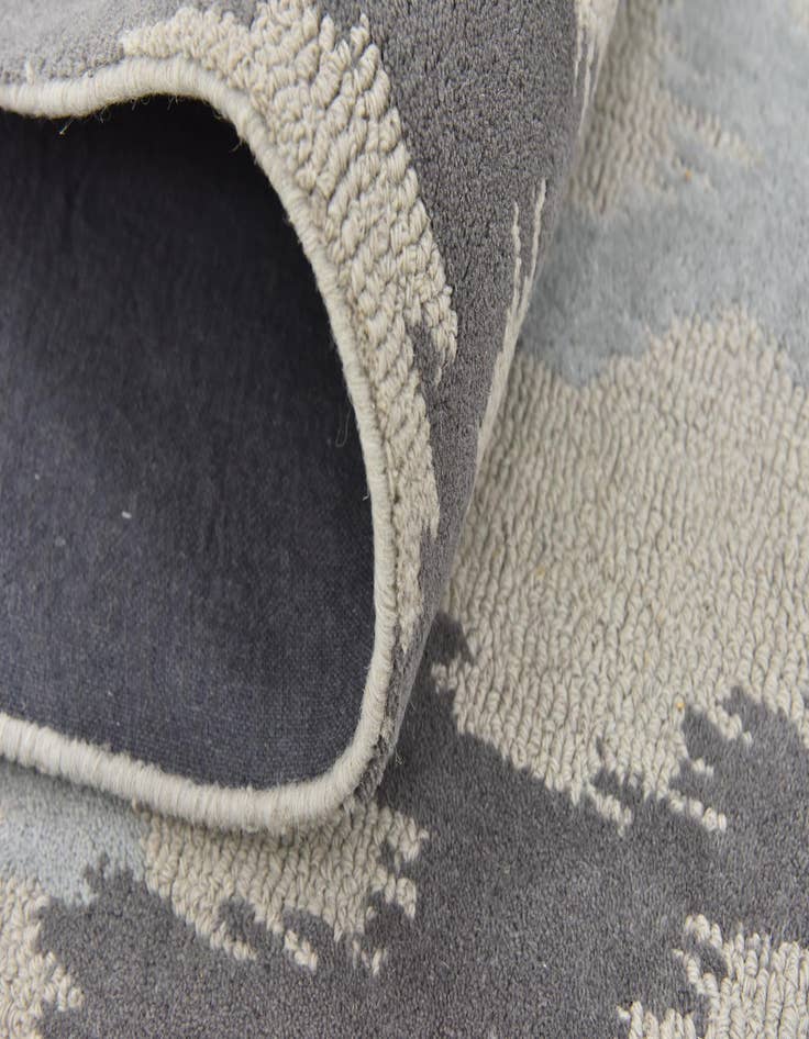 Detail image of  5' x 8' Luna Wool Rug