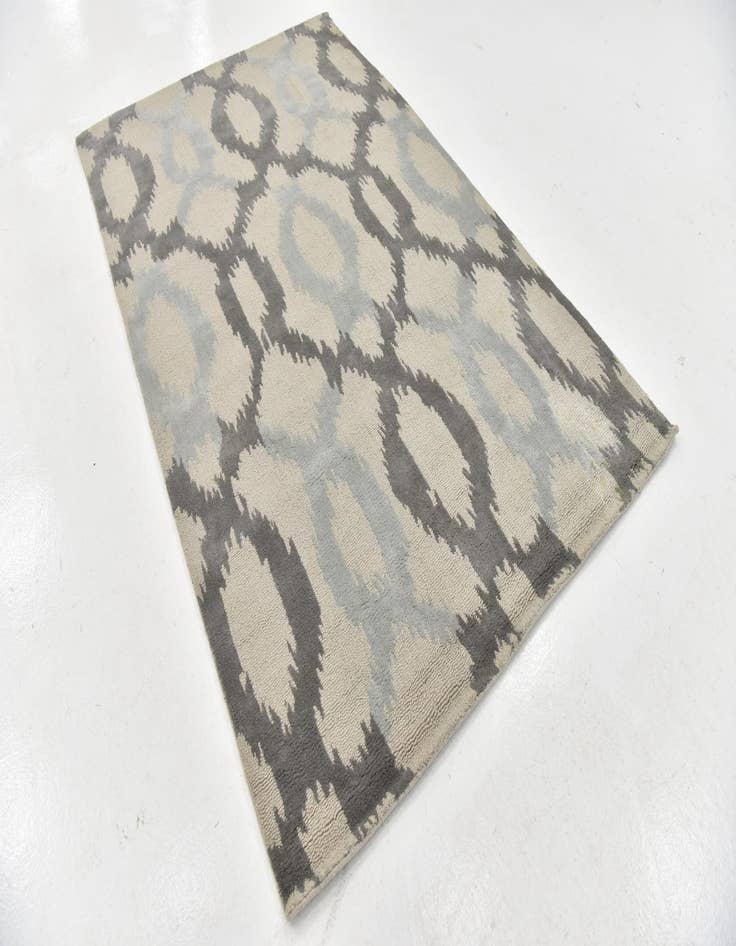 Detail image of  5' x 8' Luna Wool Rug