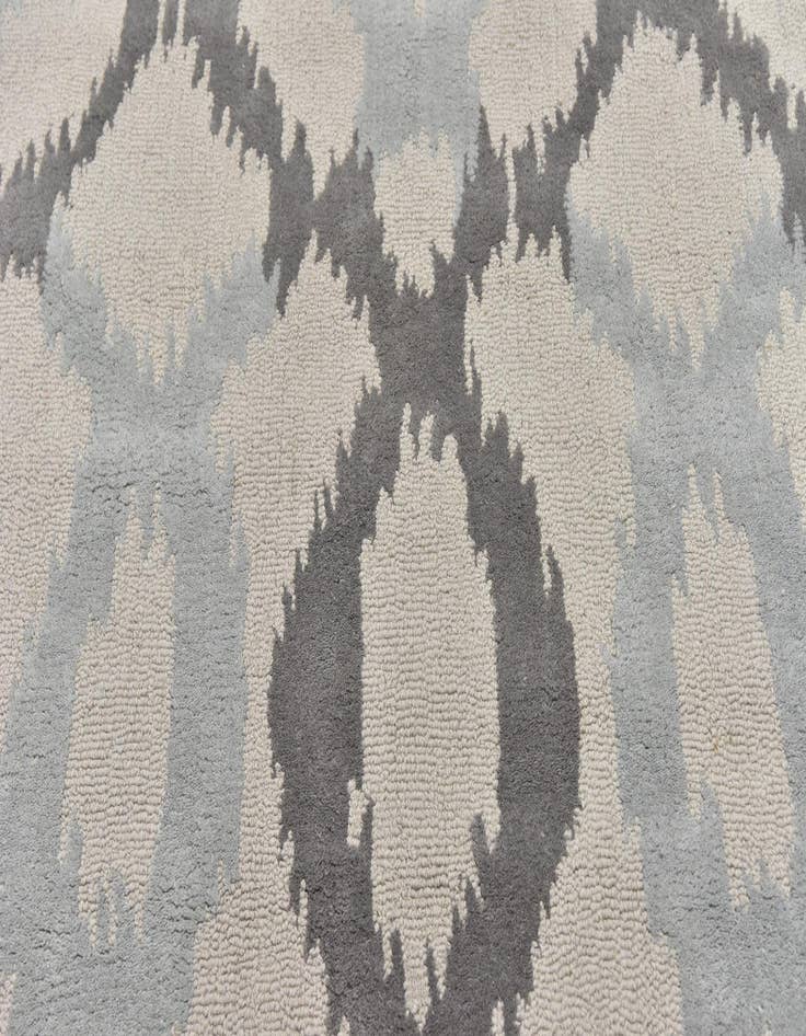 Detail image of  5' x 8' Luna Wool Rug