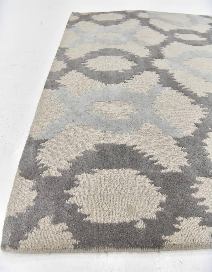 Detail image of  5' x 8' Luna Wool Rug