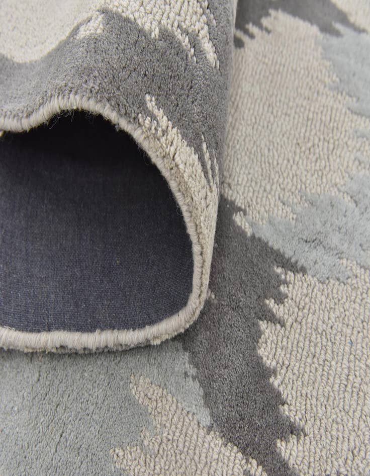 Detail image of  5' x 8' Luna Wool Rug