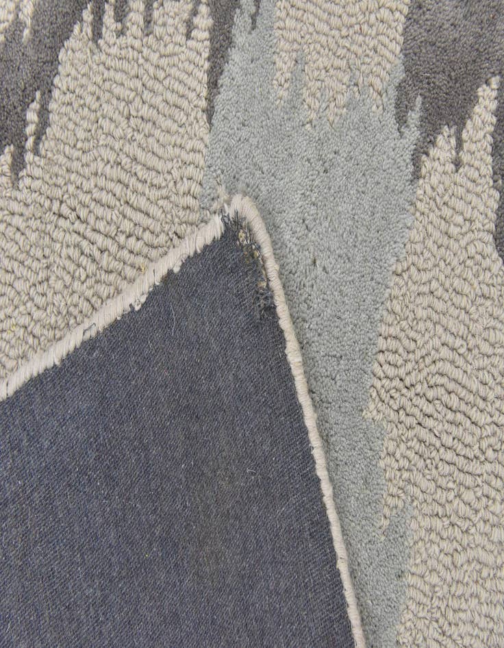Detail image of  5' x 8' Luna Wool Rug