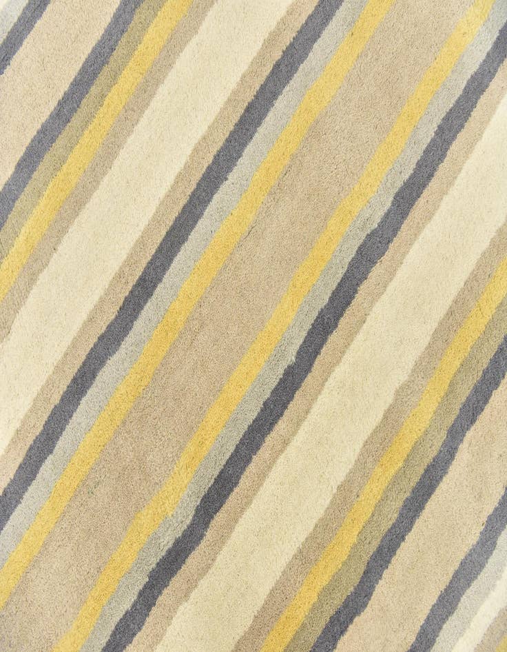 Detail image of  4' x 5' 6 Luna Wool Rug