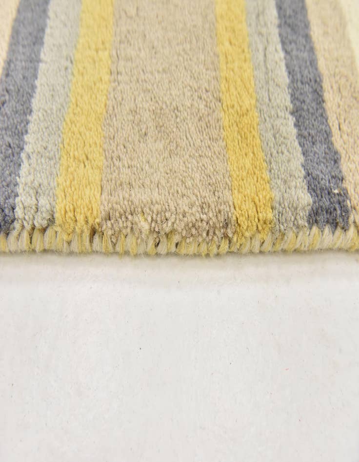 Detail image of  4' x 5' 6 Luna Wool Rug