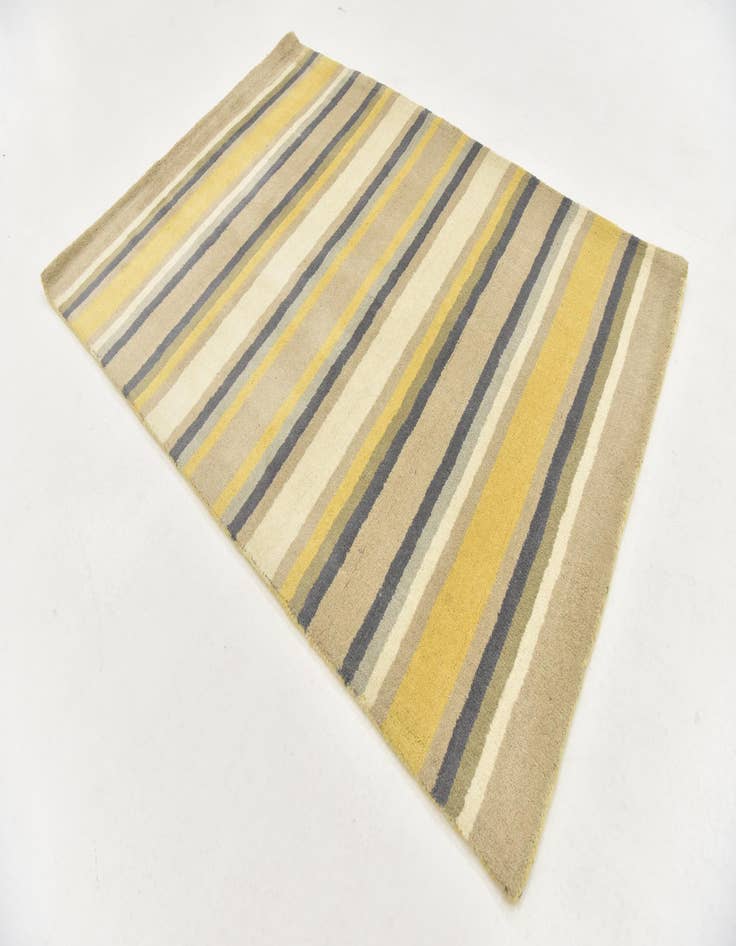 Detail image of  4' x 5' 7 Luna Wool Rug