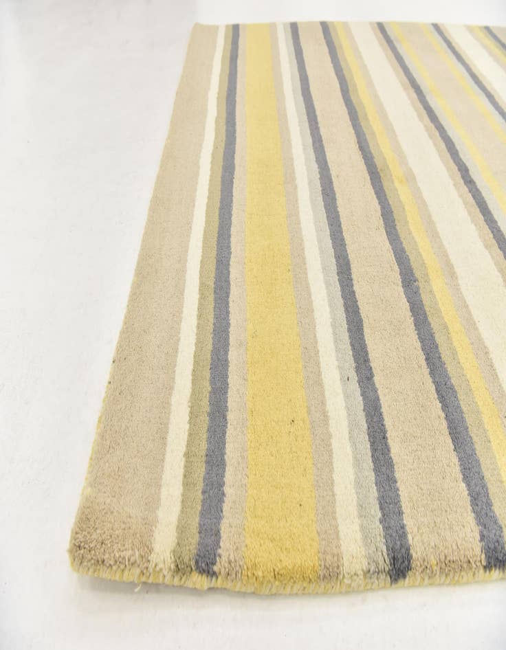 Detail image of  4' x 5' 7 Luna Wool Rug