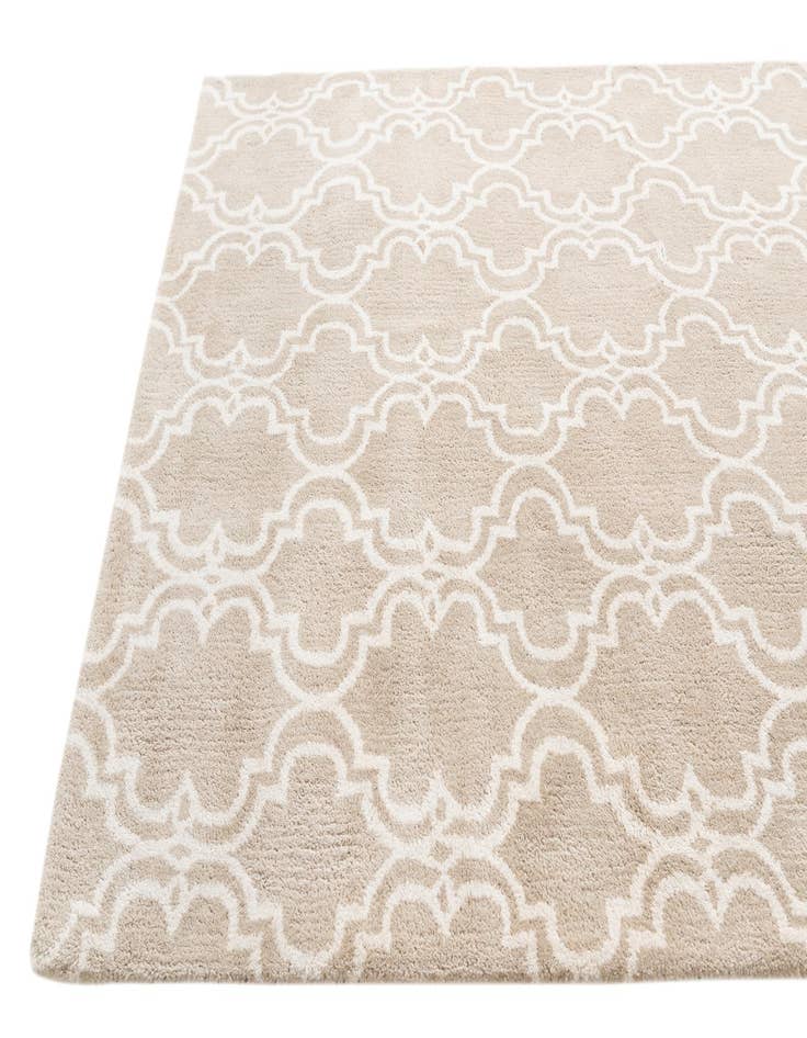 Detail image of  4' 10 x 7' 6 Luna Rug