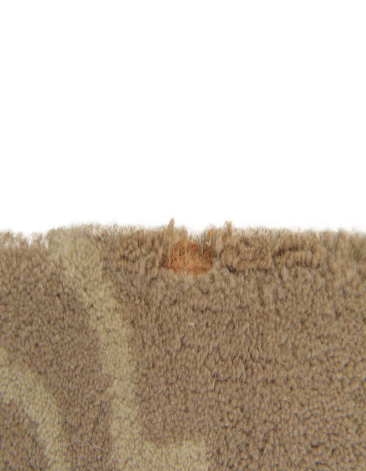 Detail image of  5' x 8' Luna Wool Rug