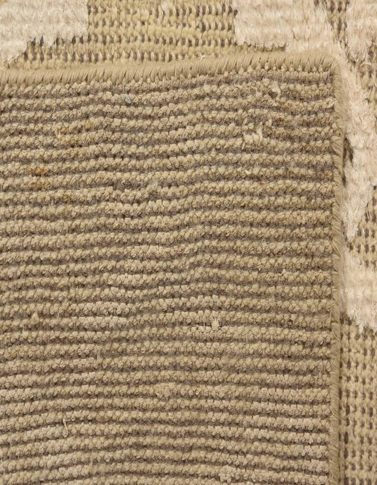 Detail image of  7' 8 x 9' 9  Hand Knotted Luna Rug