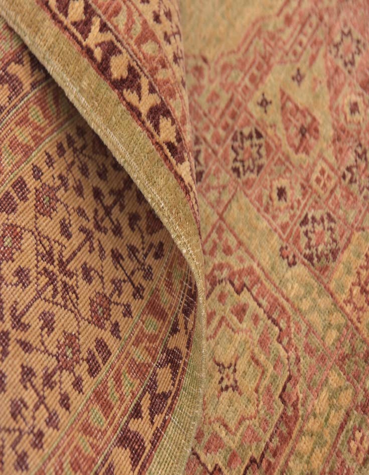 Detail image of  4' 3 x 5' 10  Hand Knotted Mamluk Ziegler Oriental Rug