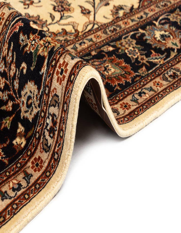 Detail image of  6' 6 x 9' 10 Mashad Wool Rug