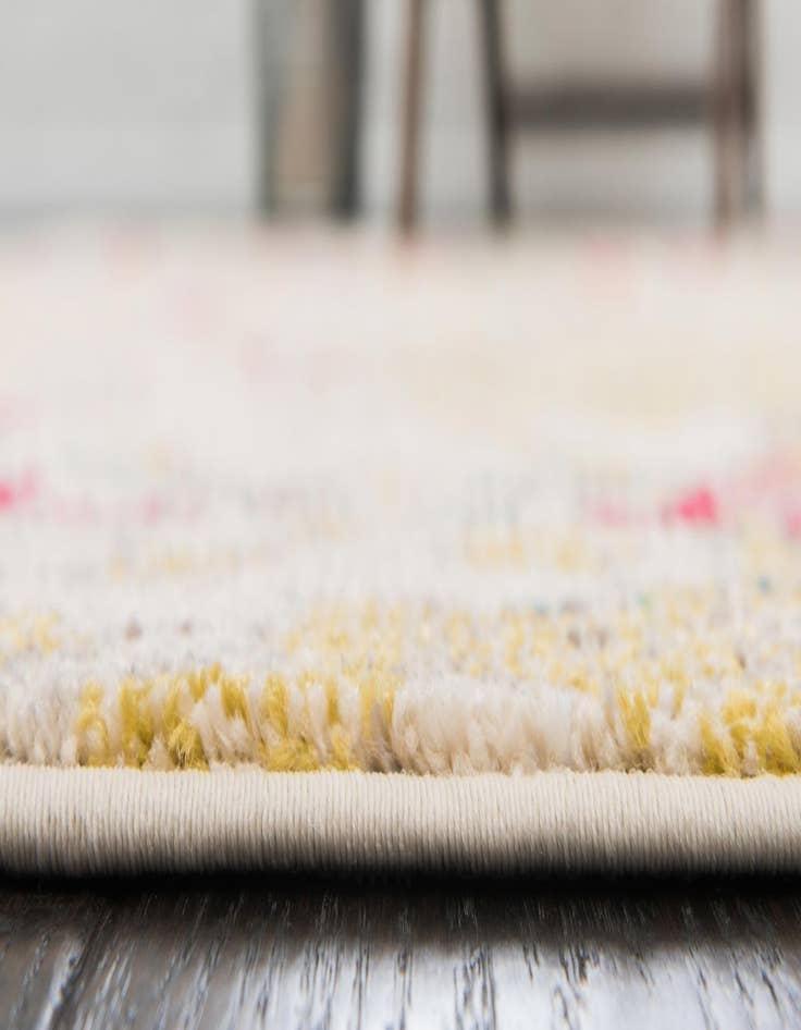 Detail image of  7' x 10'  Washable Mesa Rug