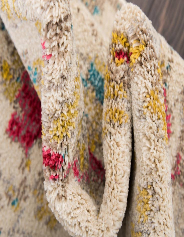 Detail image of  7' x 10'  Washable Mesa Rug