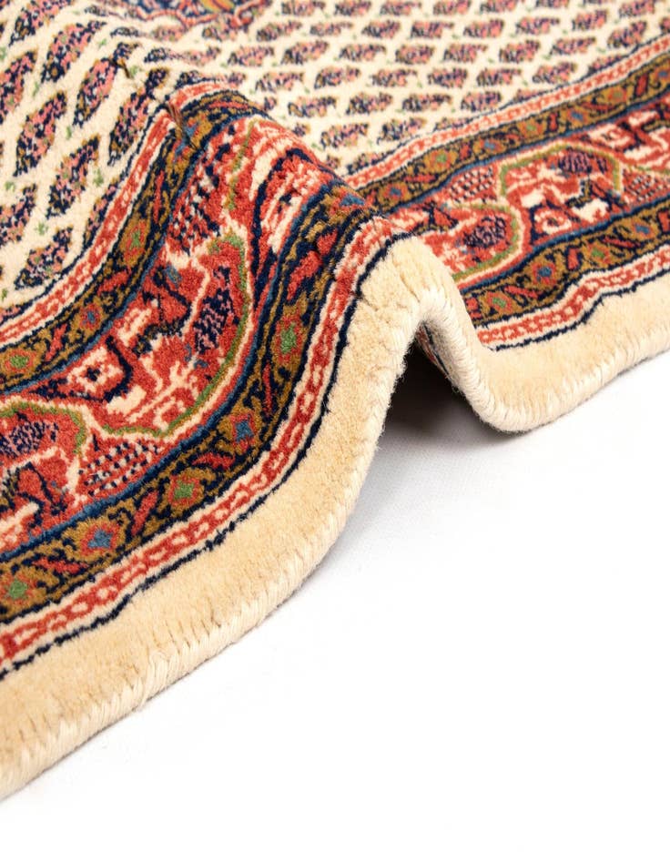 Detail image of  4' 6 x 6' 6 Mir Wool Rug