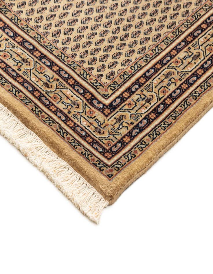 Detail image of  4' 7 x 6' 6  Hand Knotted Mir Wool Rug