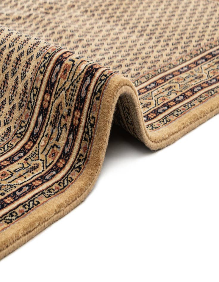 Detail image of  4' 7 x 6' 6  Hand Knotted Mir Wool Rug