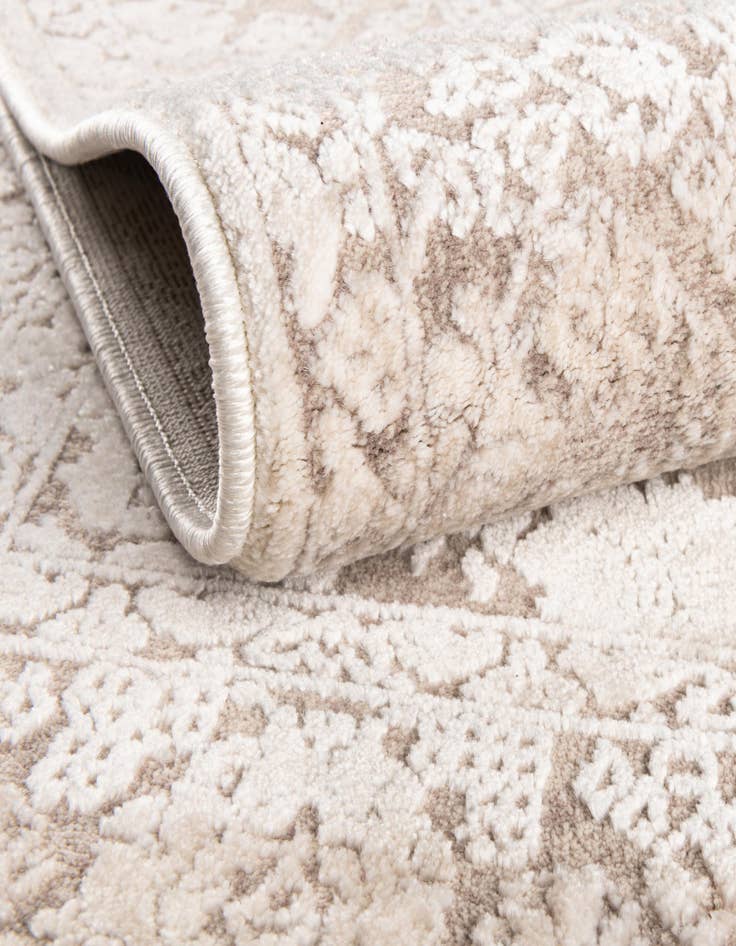 Detail image of  3' x 5' Modern Classical Rug