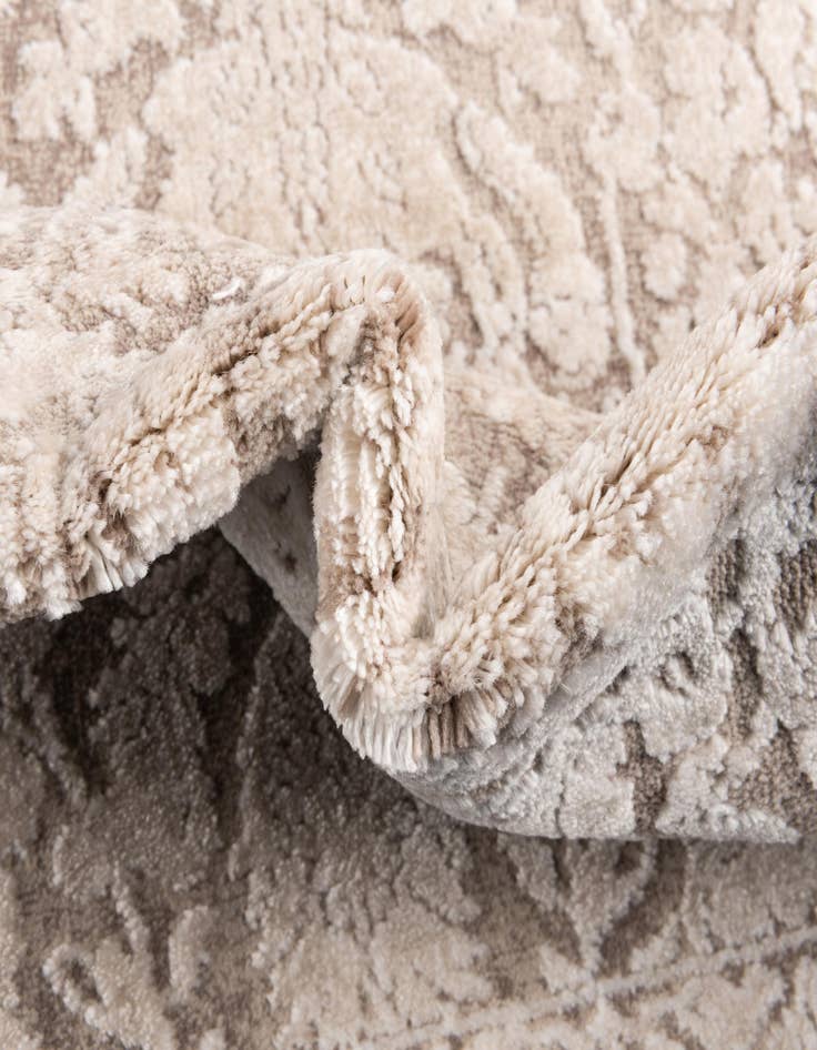 Detail image of  3' x 5' Modern Classical Rug