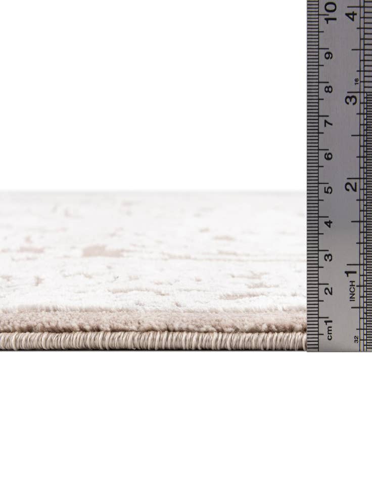 Detail image of  3' x 5' Modern Classical Rug