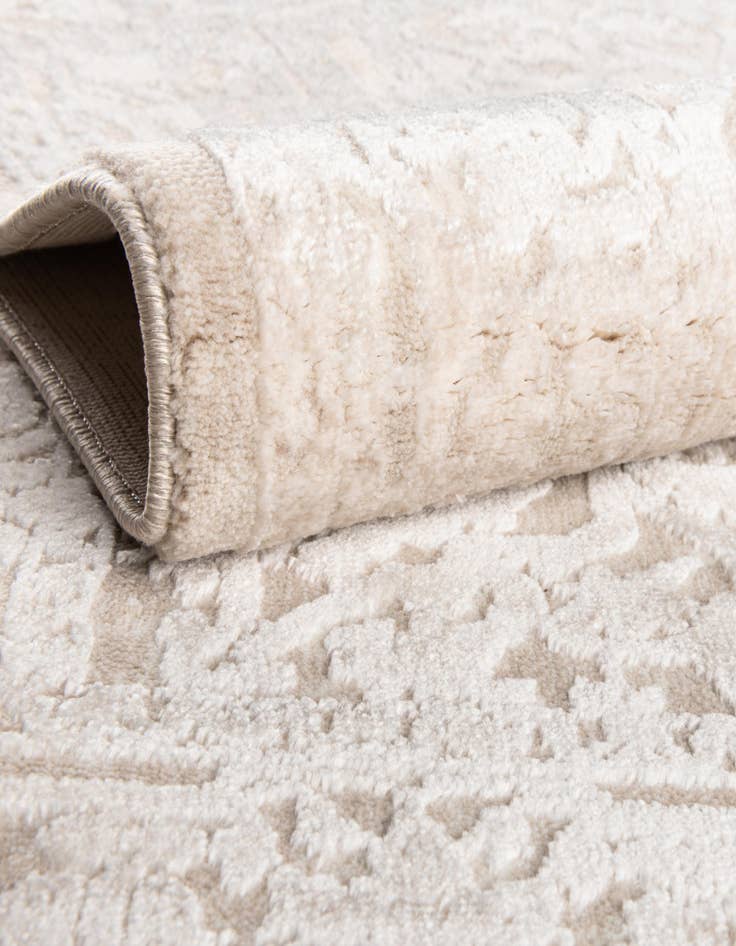 Detail image of  3' x 5' Modern Classical Rug