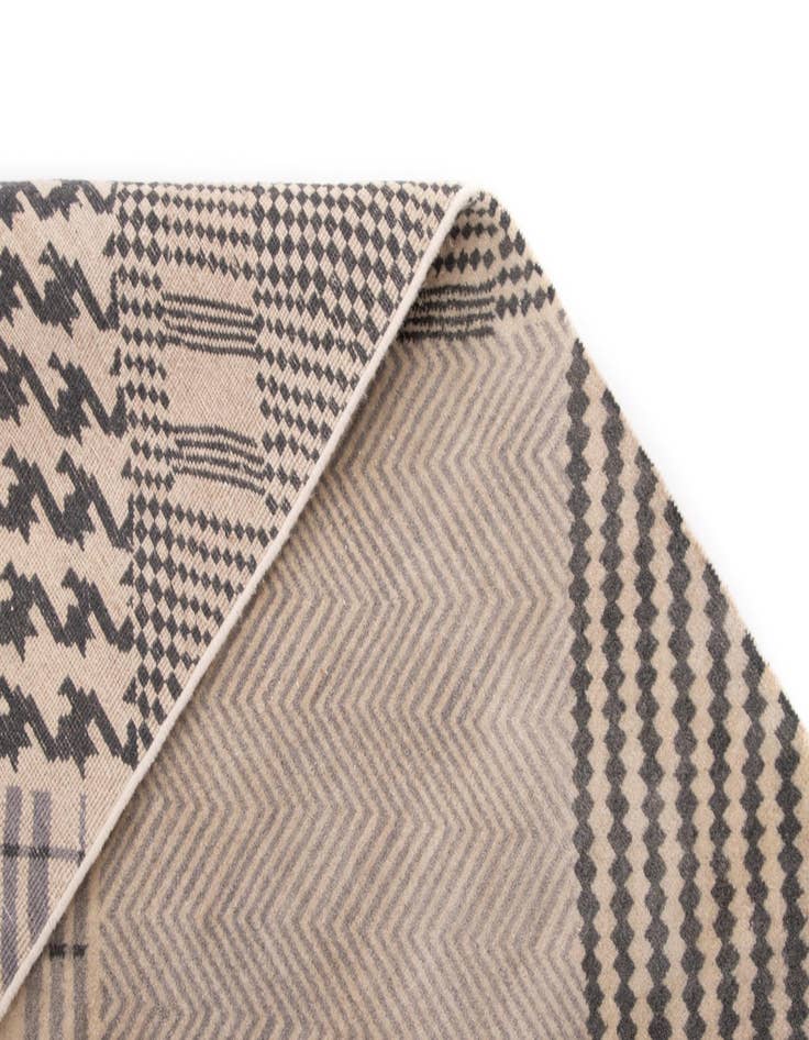 Detail image of  7' 9 x 9' 3 Modern Manshu Wool Rug