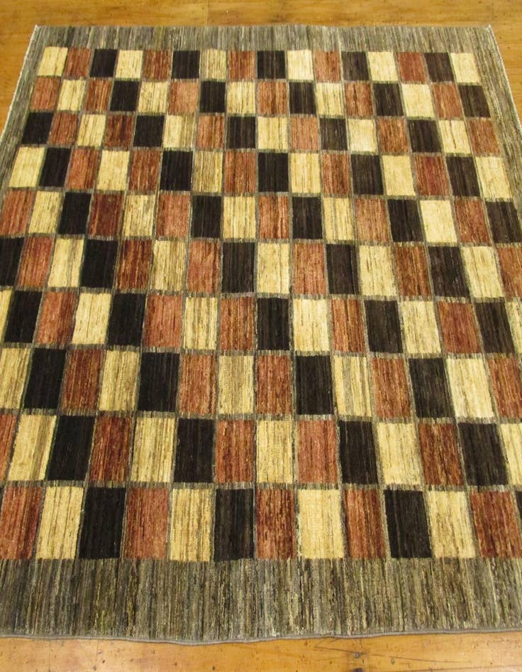 Detail image of  4' 7 x 6' 8  Hand Knotted Modern Ziegler Oriental Rug