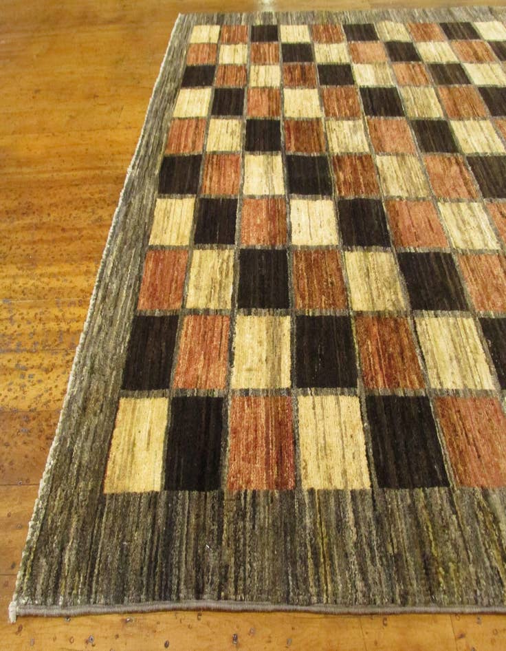 Detail image of  4' 7 x 6' 8  Hand Knotted Modern Ziegler Oriental Rug