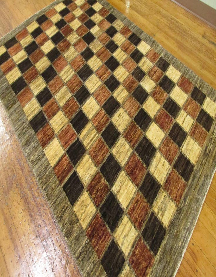 Detail image of  4' 7 x 6' 8  Hand Knotted Modern Ziegler Oriental Rug