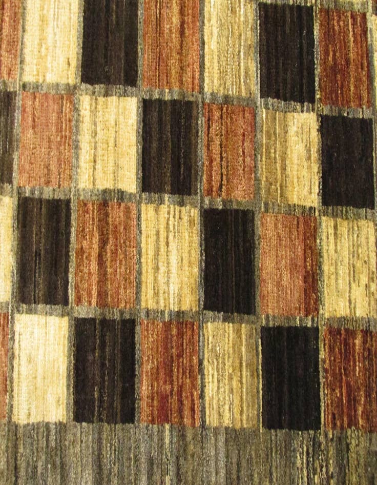 Detail image of  4' 7 x 6' 8  Hand Knotted Modern Ziegler Oriental Rug