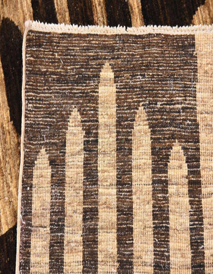 Detail image of  5' 8 x 7' 11  Hand Knotted Modern Ziegler Oriental Rug