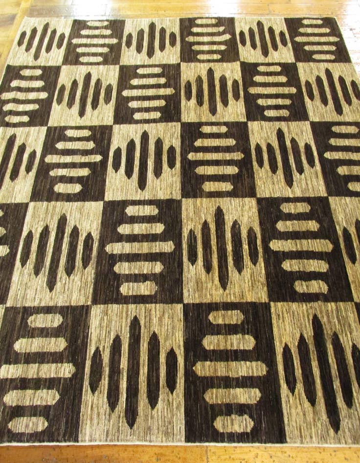 Detail image of  5' 8 x 7' 11  Hand Knotted Modern Ziegler Oriental Rug