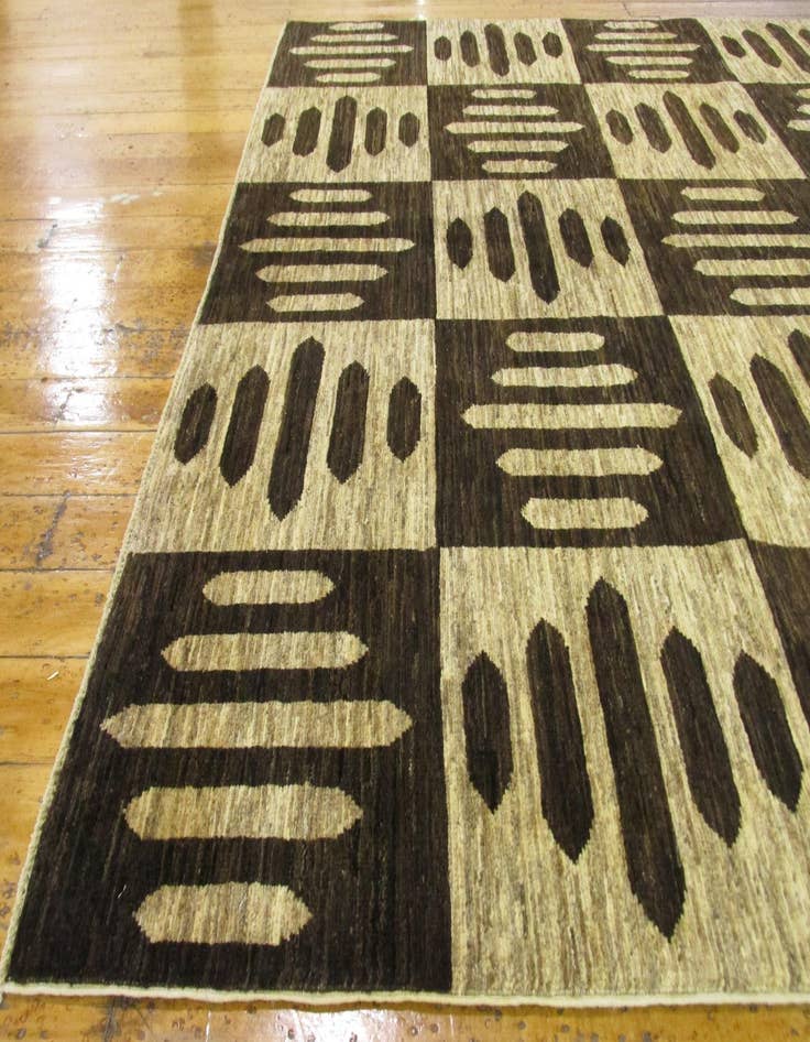 Detail image of  5' 8 x 7' 11  Hand Knotted Modern Ziegler Oriental Rug