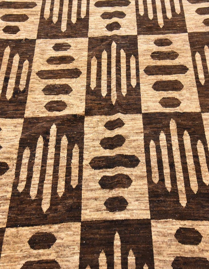 Detail image of  5' 8 x 7' 11  Hand Knotted Modern Ziegler Oriental Rug