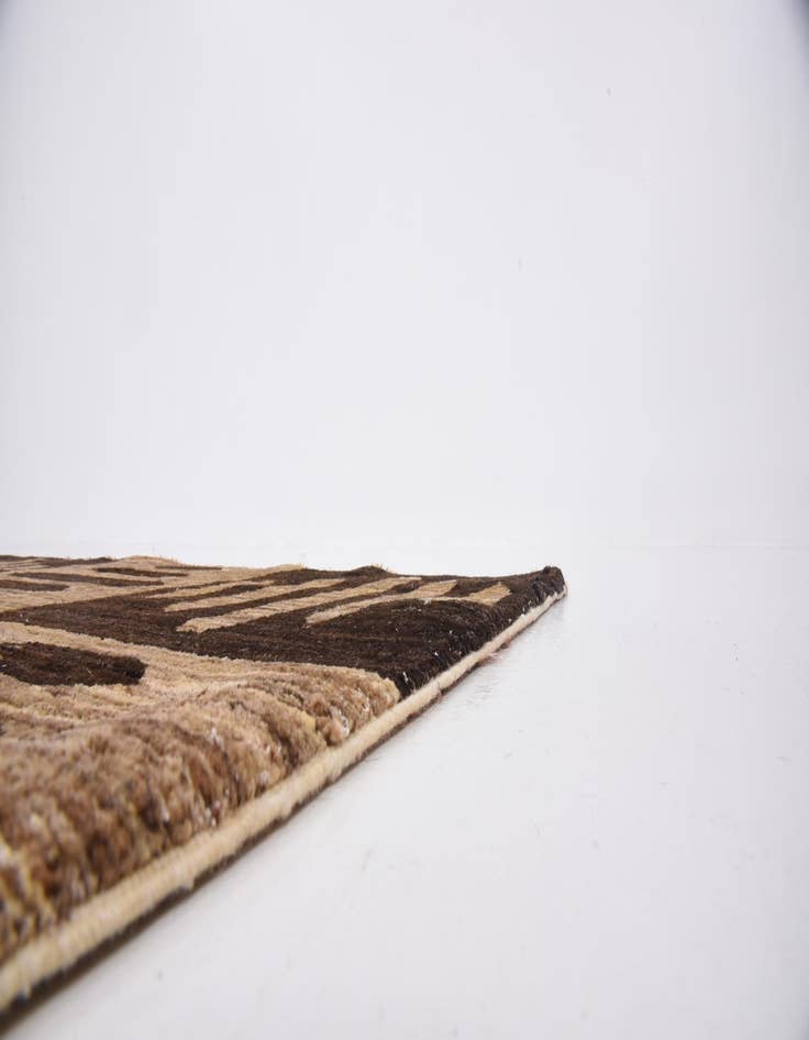 Detail image of  5' 8 x 7' 11  Hand Knotted Modern Ziegler Oriental Rug