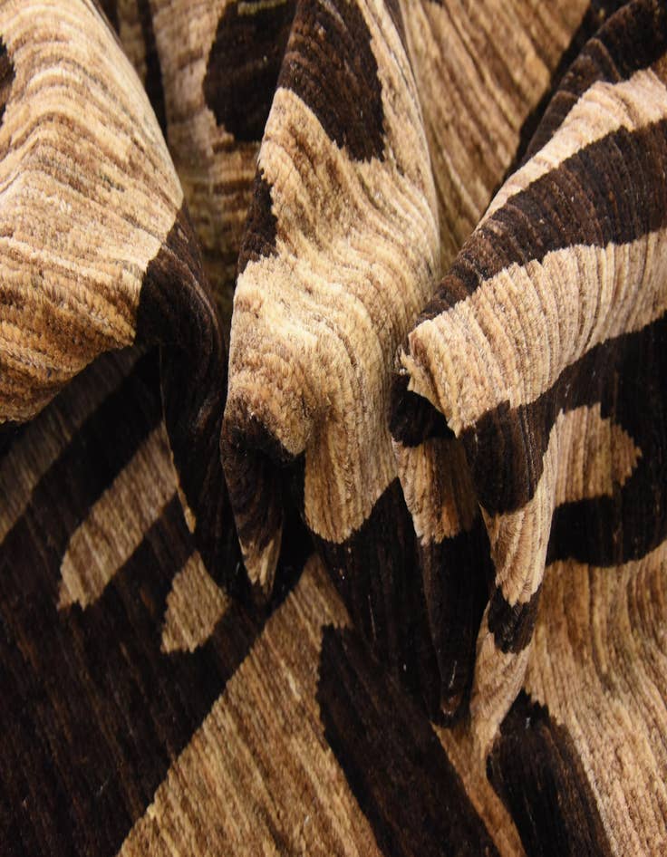 Detail image of  5' 8 x 7' 11  Hand Knotted Modern Ziegler Oriental Rug