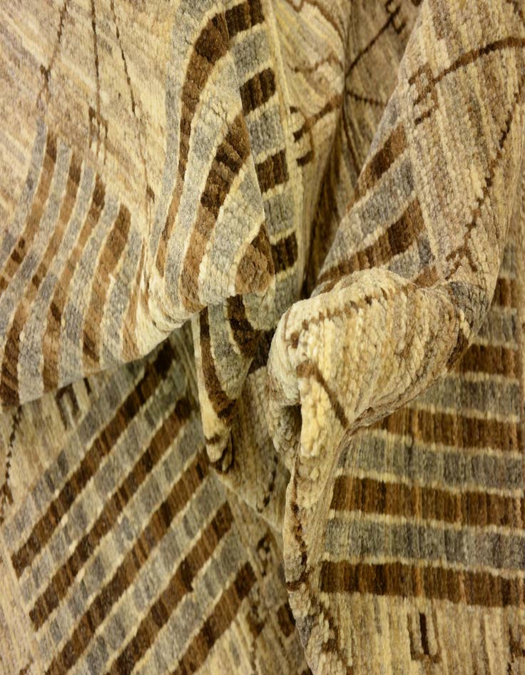 Detail image of  6' 6 x 9' 6  Hand Knotted Modern Ziegler Oriental Rug