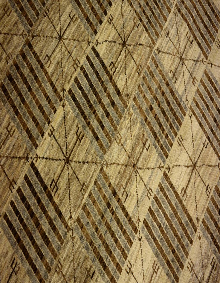 Detail image of  6' 6 x 9' 6  Hand Knotted Modern Ziegler Oriental Rug