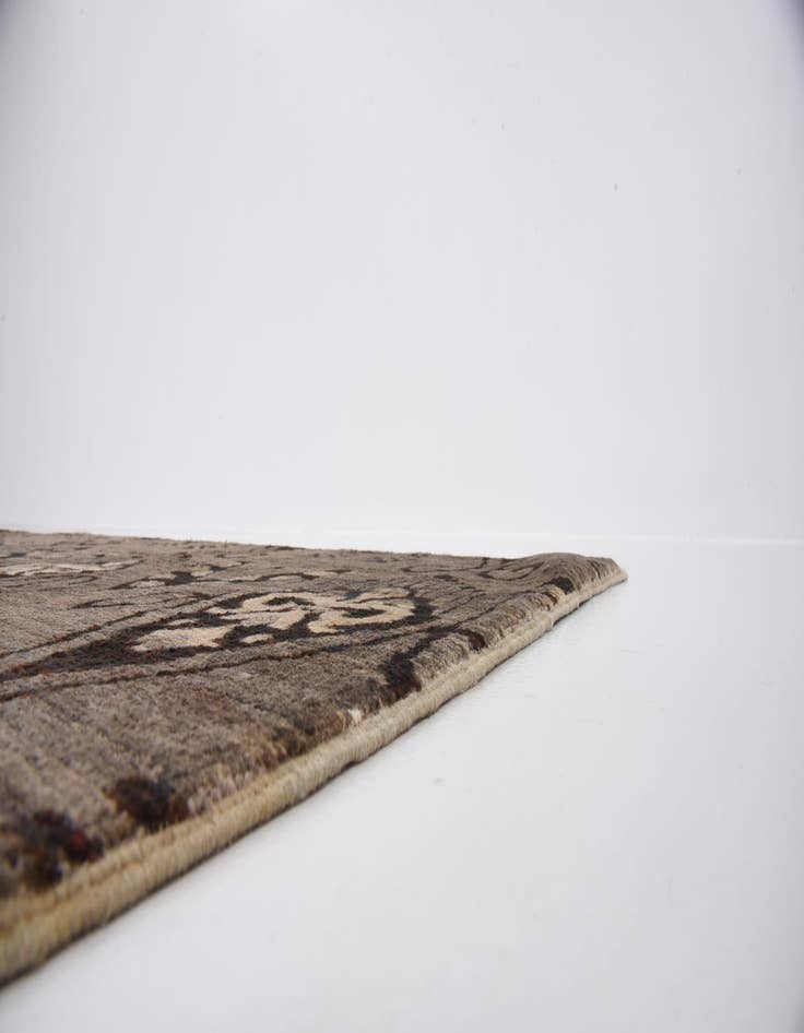 Detail image of  6' 8 x 9' 7  Hand Knotted Modern Ziegler Rug