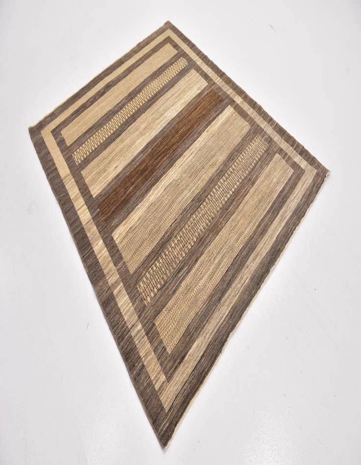 Detail image of  5' 2 x 6' 2  Hand Knotted Modern Ziegler Rug