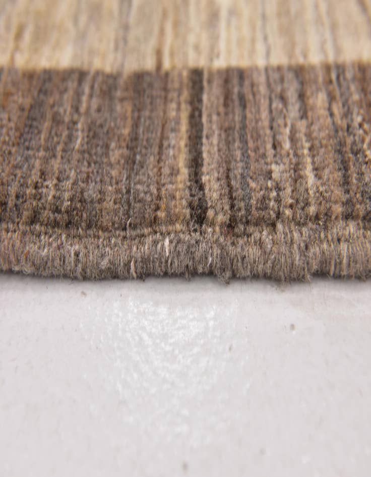 Detail image of  5' 2 x 6' 2  Hand Knotted Modern Ziegler Rug