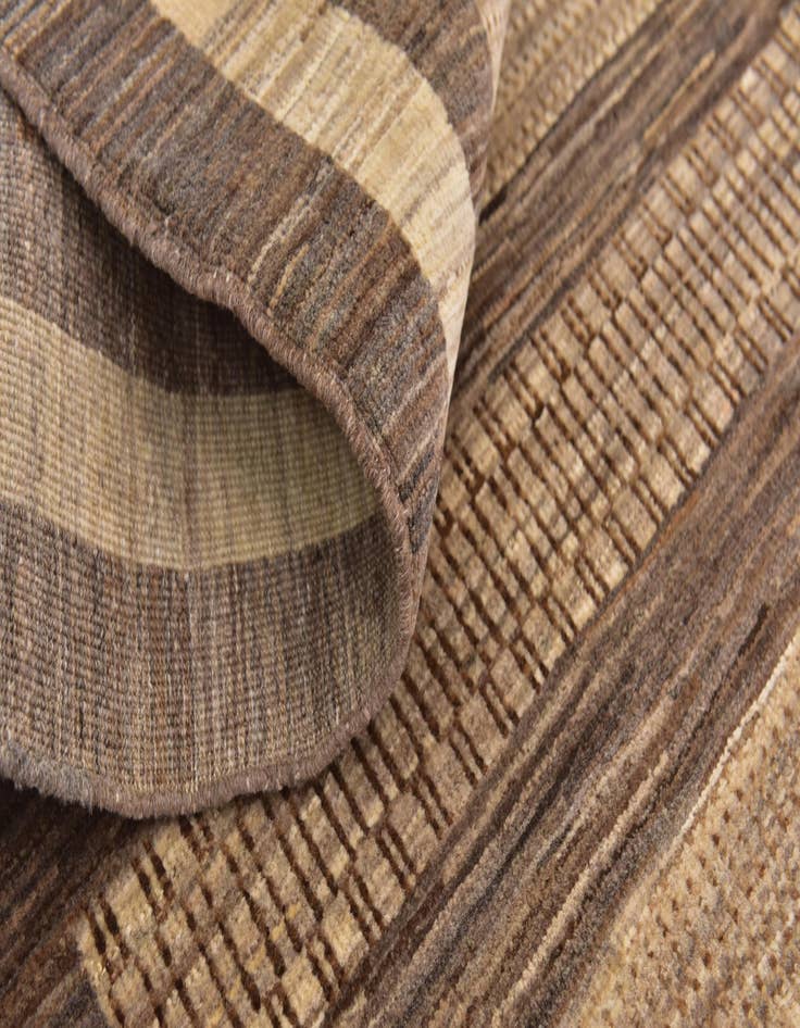 Detail image of  5' 2 x 6' 2  Hand Knotted Modern Ziegler Rug