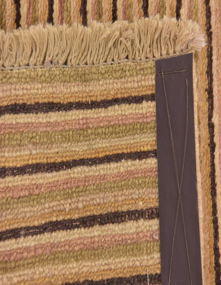 Detail image of  4' 1 x 6' 1  Hand Knotted Modern Ziegler Wool Rug
