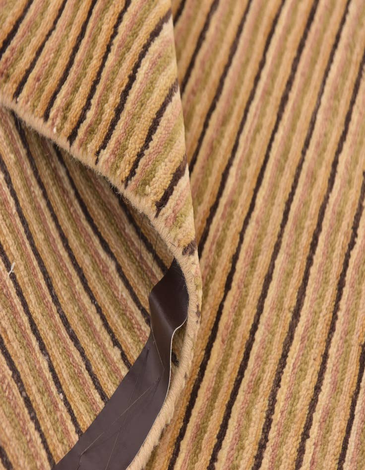 Detail image of  4' 1 x 6' 1  Hand Knotted Modern Ziegler Wool Rug