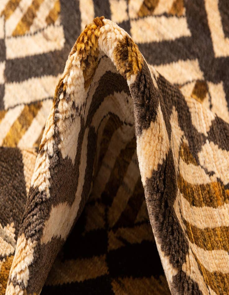 Detail image of  5' x 6' 7  Hand Knotted Modern Ziegler Wool Rug