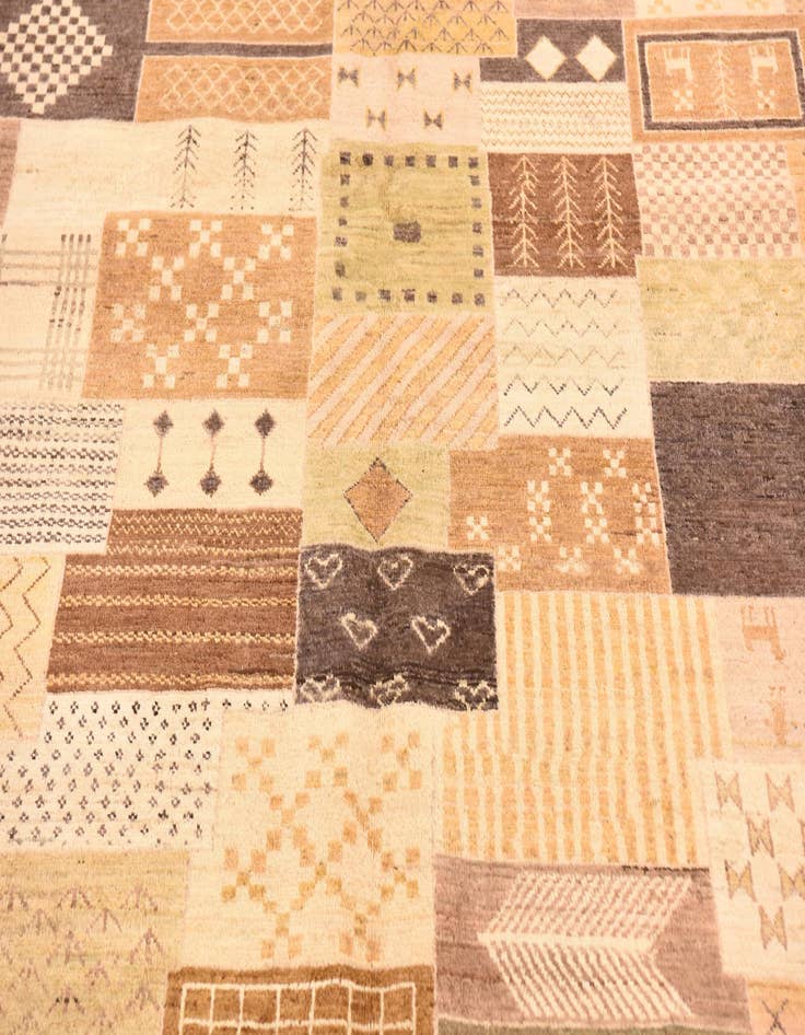 Detail image of  5' 7 x 7' 5  Hand Knotted Modern Ziegler Rug