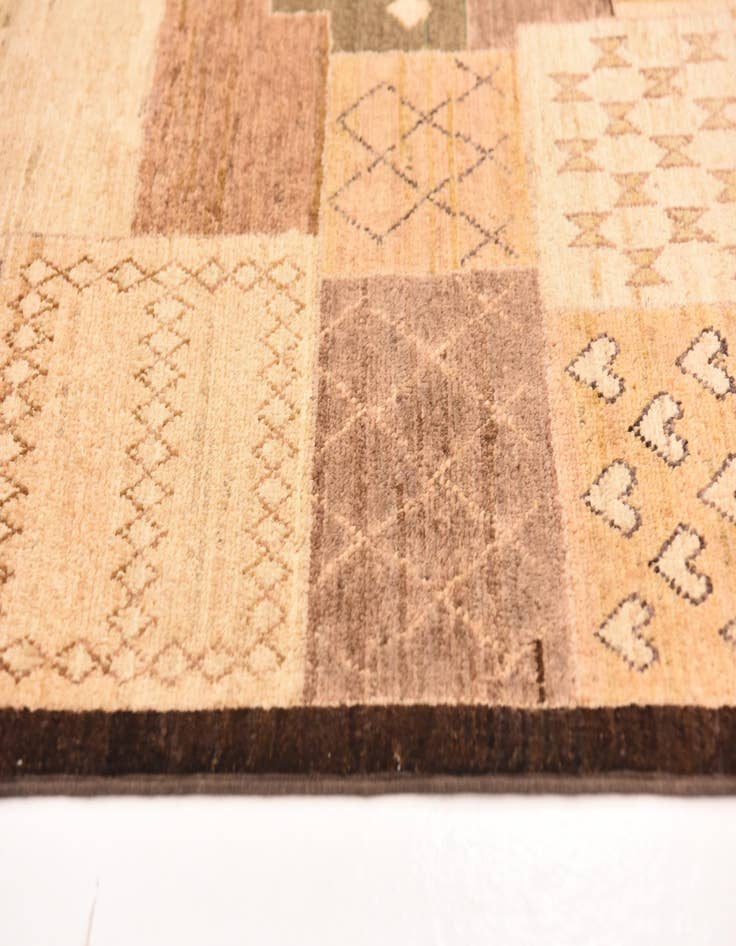 Detail image of  5' 7 x 7' 5  Hand Knotted Modern Ziegler Rug